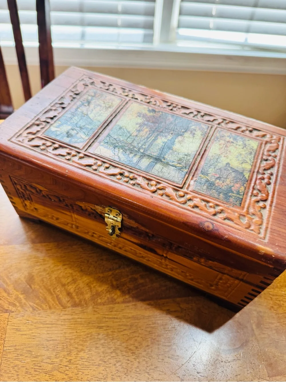 VINTAGE  WOODEN  CARVED  JEWELRY BOX W/ Vintage Costume Jewelry Inside
